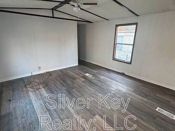 2nd image of 525 Scott St #9