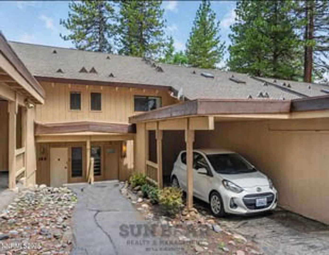321 Ski Way — Photo 1