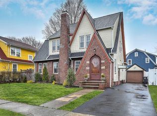 20 Rosewood Ave, Cranston, RI 02905