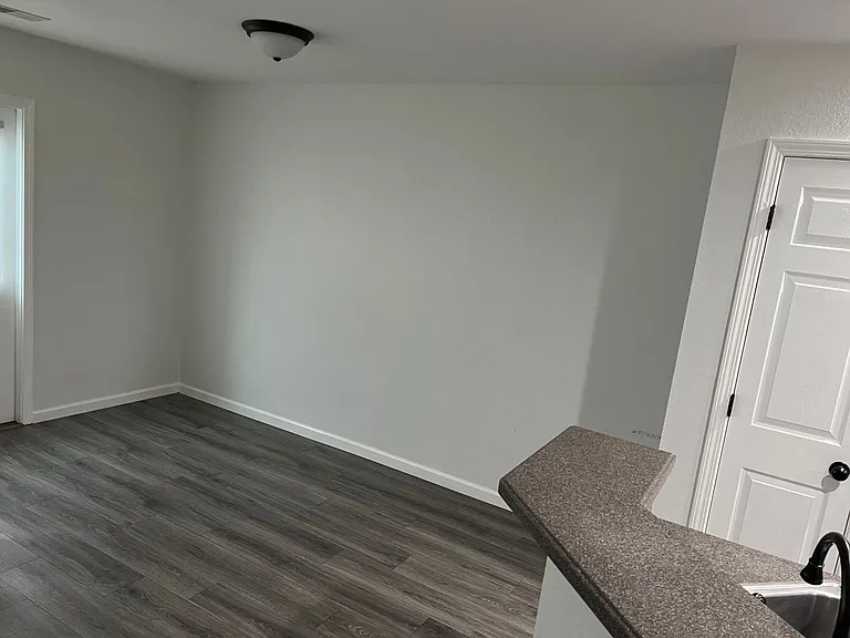 56 Ashleigh Ln — Photo 4