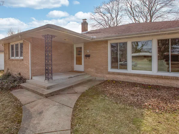322 Claremont St, Buchanan, MI 49107
