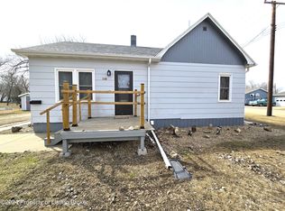 401 4th Ave E, Lemmon, SD 57638