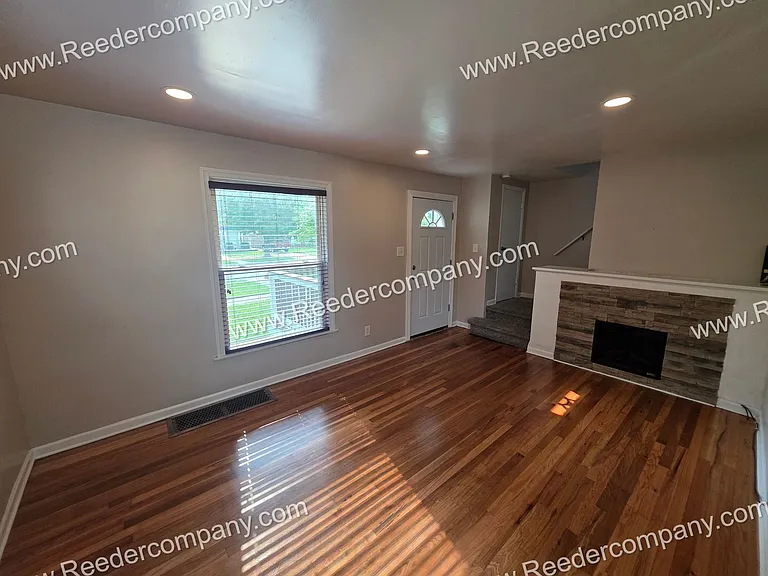 6740 Wicker Ave — Photo 3