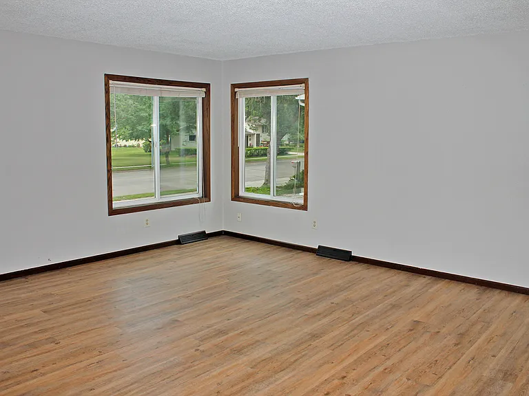 1421 Orchard Dr — Photo 5