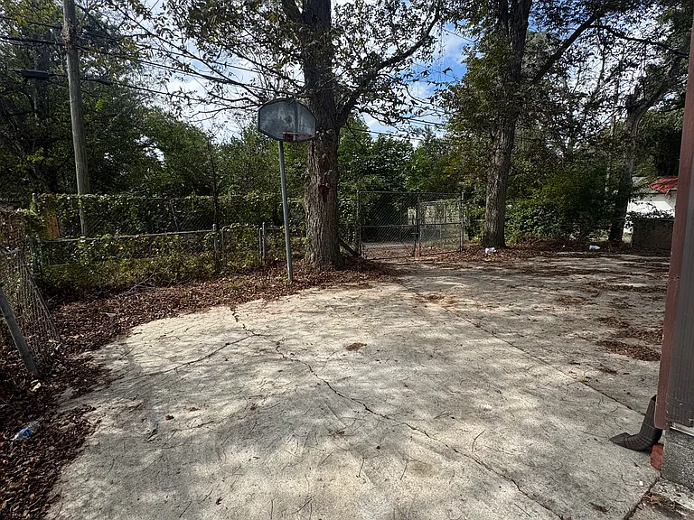232 S Park Rd SW — Photo 3