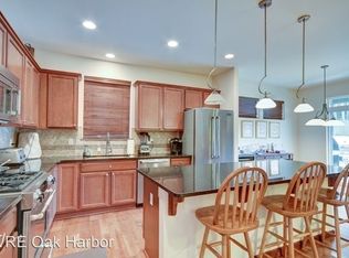 1583 SW Downfield Way, Oak Harbor, WA 98277