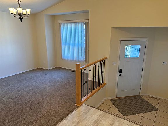 4th image of 94 N Fairmont Garden Rd S