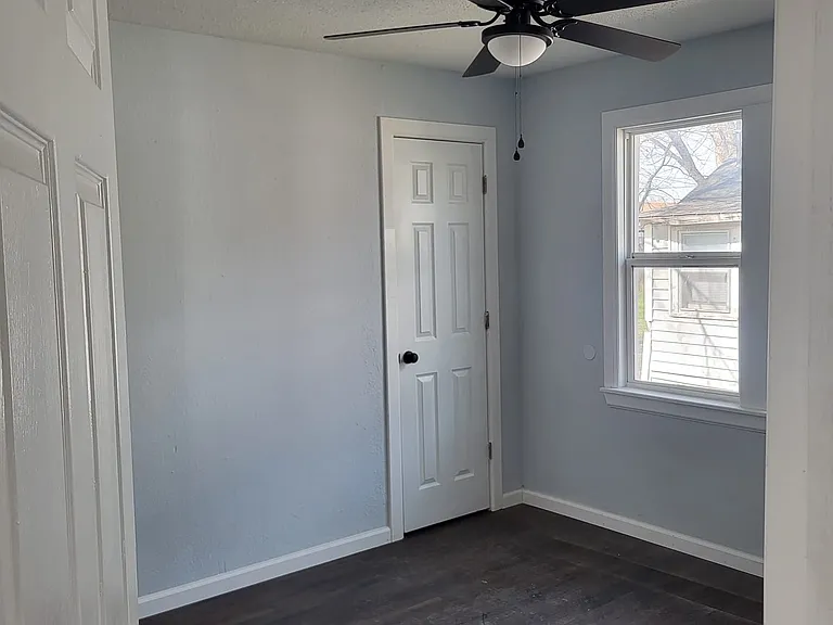 1115 B St NW — Photo 11
