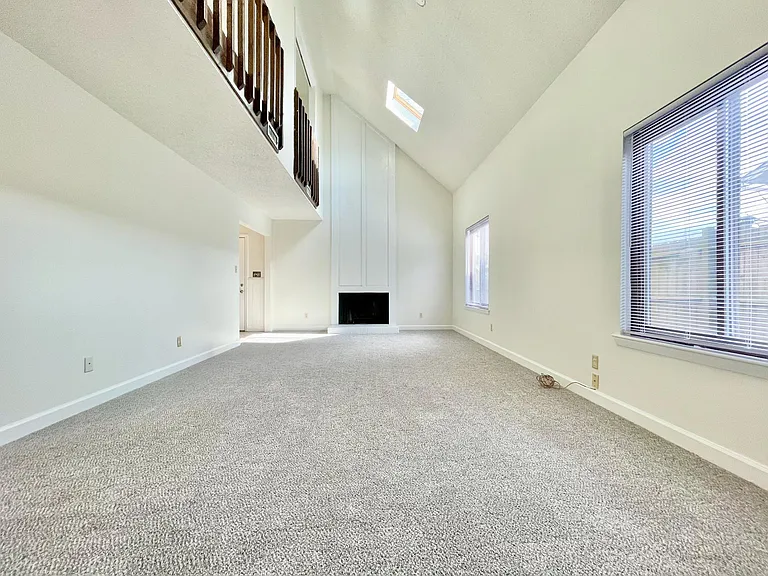 1723 Rueger St — Photo 9