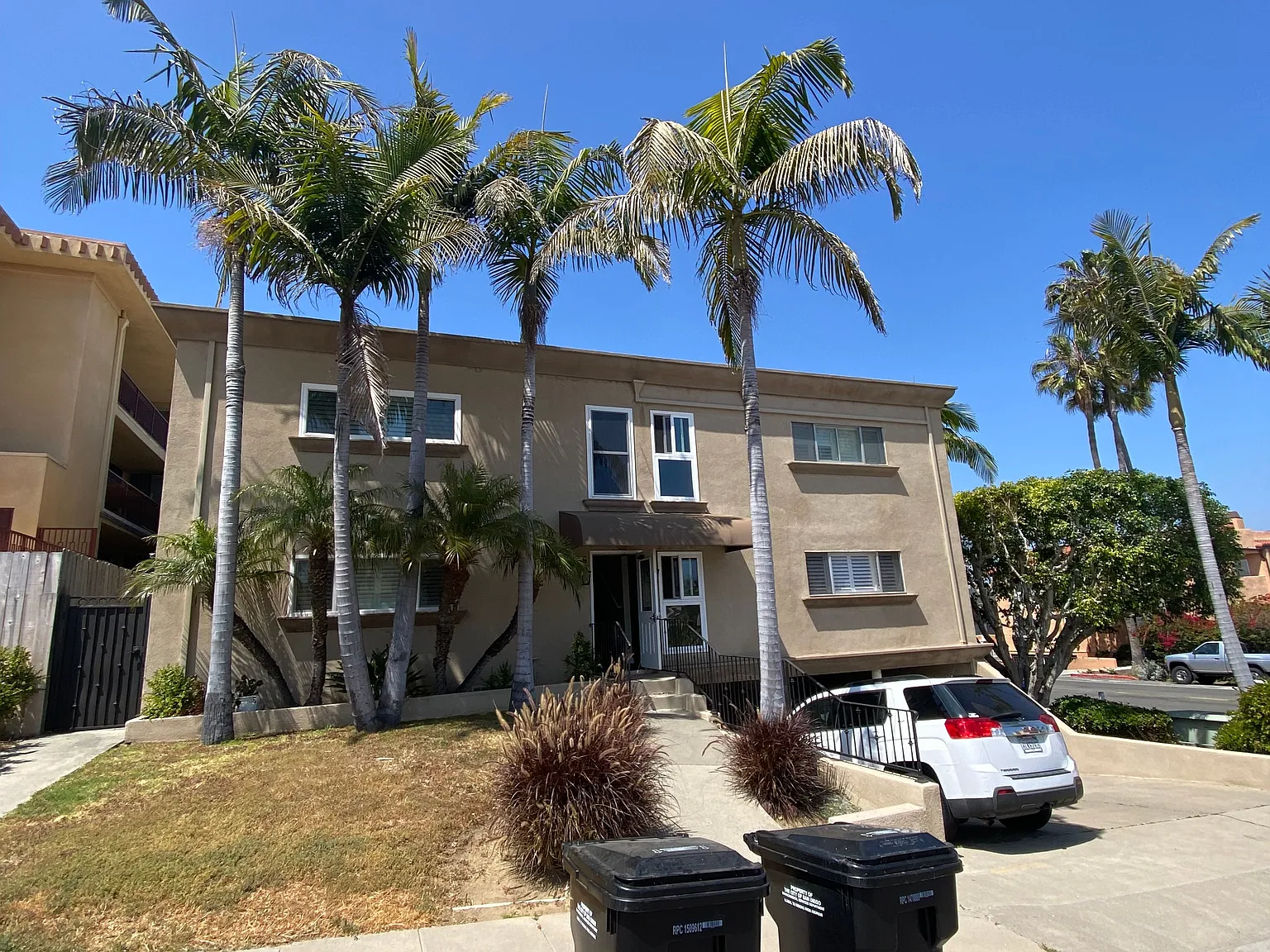 2 bed, 950 sqft, $2,695 — Photo 3