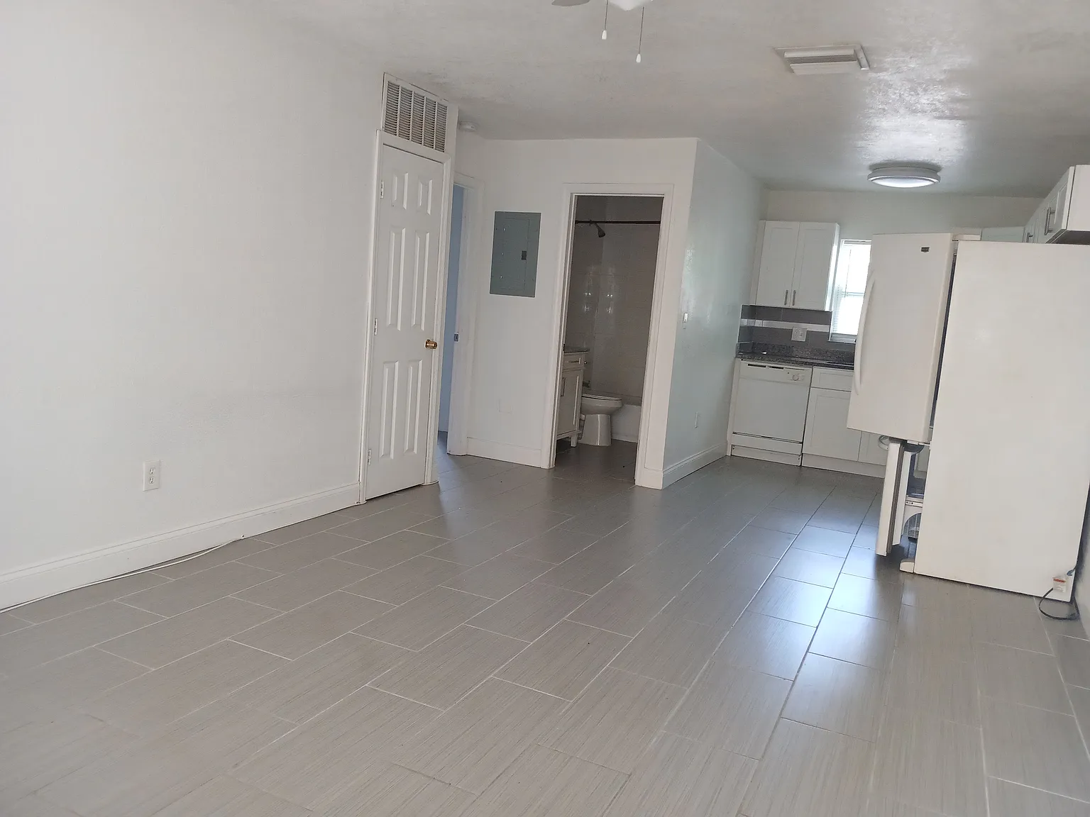 2 bed, 700 sqft, $1,550 — Photo 4