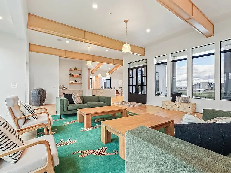 Building's Lounge