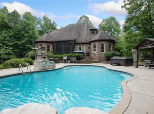 8300 Linville Oaks Dr, Oak Ridge, NC 27310