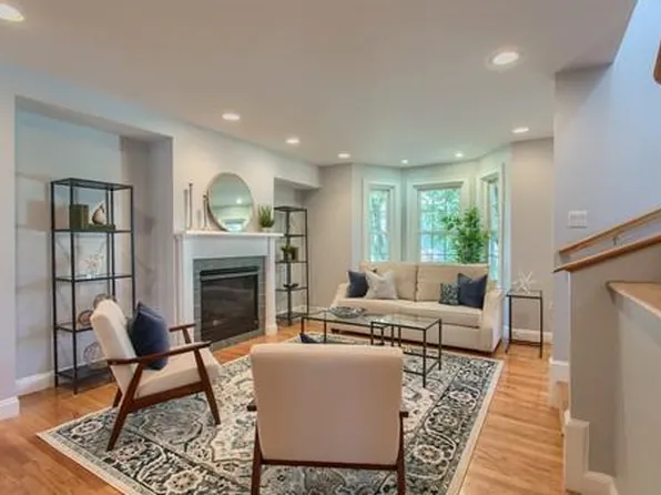 19-21 Short St #2, Charlestown, MA 02129