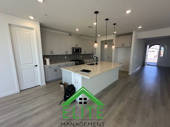 4th image of 16564 Barnett St