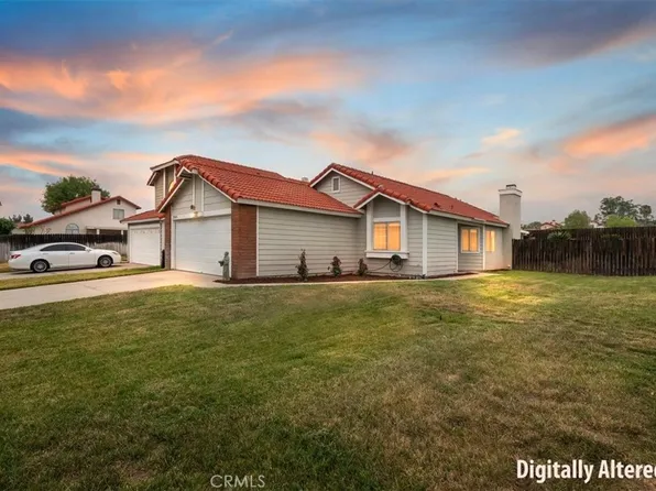 27870 Fieldstone Dr, Highland, CA 92346