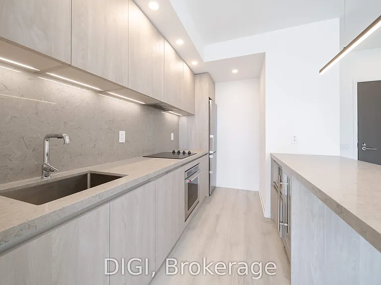 57 Spadina Ave #810 — Photo 8