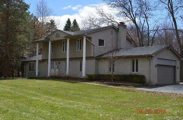 1st image of 1349 Long Lake Dr