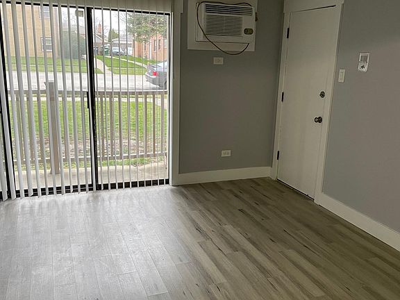 5th image of 11851 S Karlov Ave APT 1C