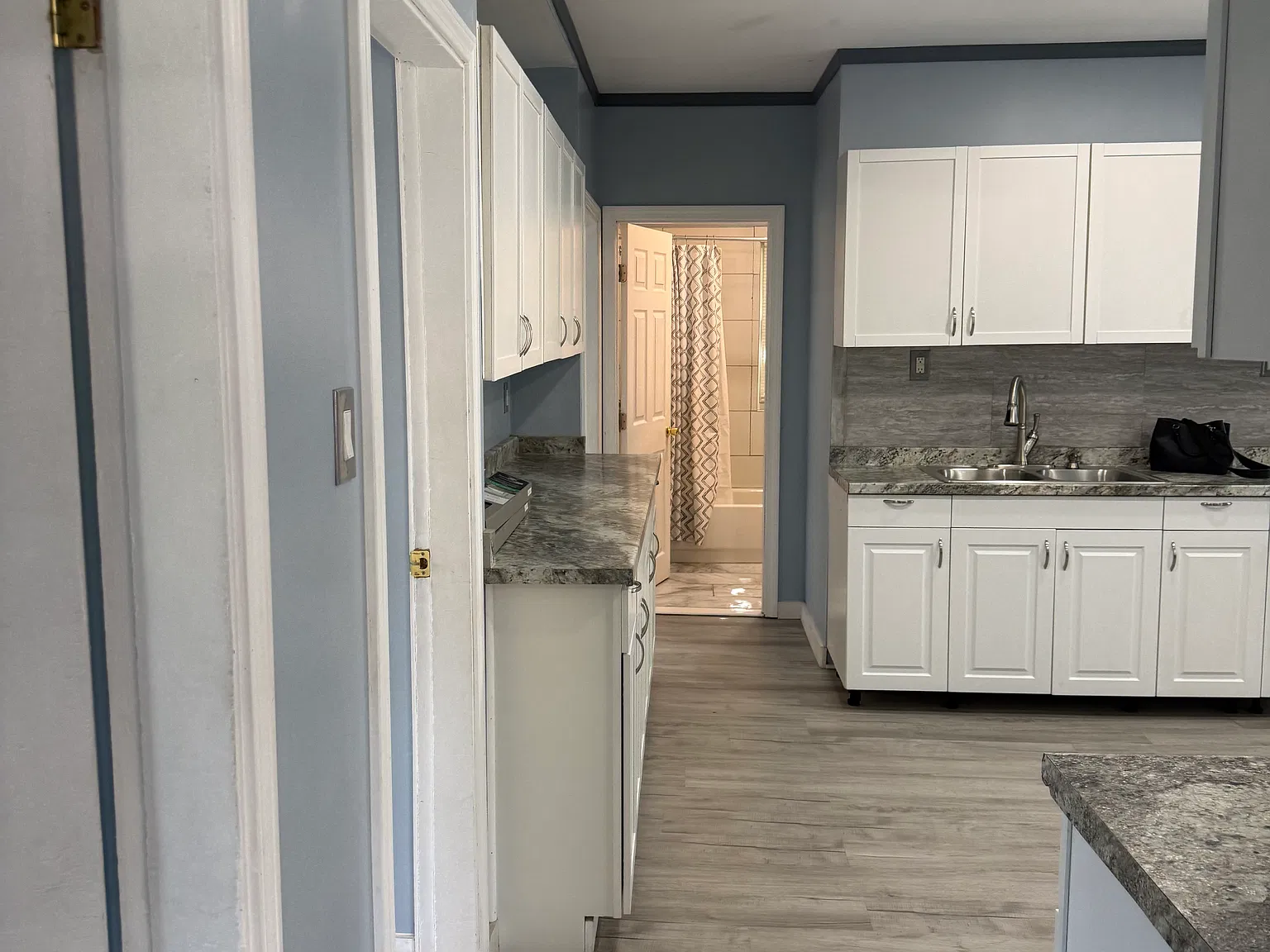 3 bed, 1065 sqft, $2,300 — Photo 4