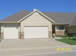 2604 Castles Gate Dr, Sioux City, IA 51106