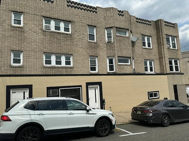 1 bed, 850 sqft, $1,675 — Photo 1