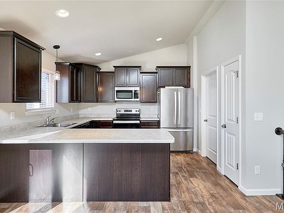 4th image of 307 Waterford Ct