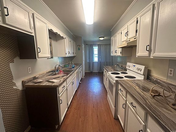 5th image of 7 Brierwood Cir