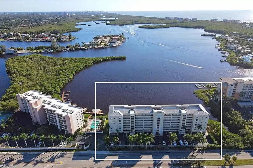 4895 Bonita Beach Rd — Photo 2