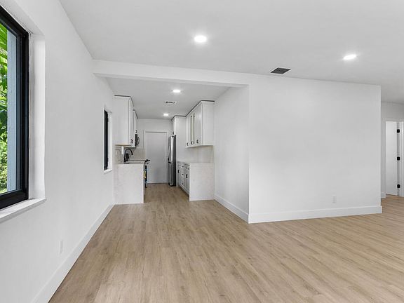 5th image of 1640 NW 4th Avenue