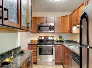 2800 Rustic Pl #800-0111, Saint Paul, MN 55117