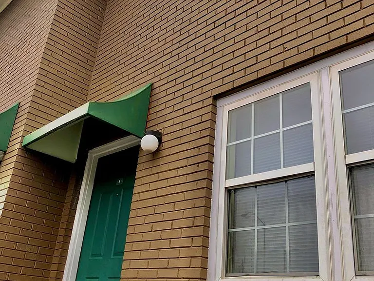 University Pointe Apartments — Photo 17