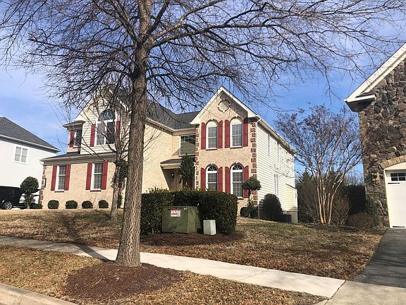 2nd image of 4404 Bridle Ridge Rd