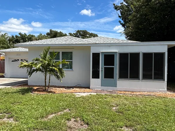 1532 61st St S, Gulfport, FL 33707