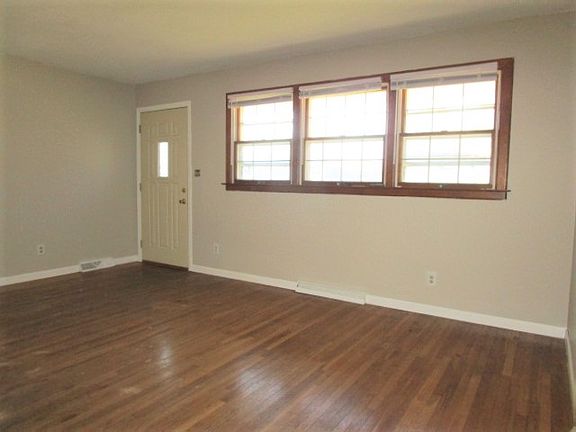 2nd image of 5616 N Monterey Ct