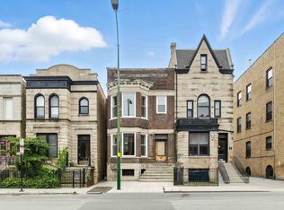 909 W Addison St #1, Chicago, IL 60613