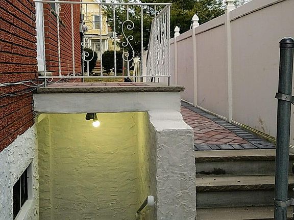 SEPARATE BASEMENT ENTRANCE