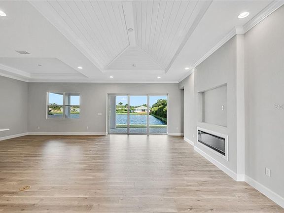 3rd image of 8001 Clearwater Ct