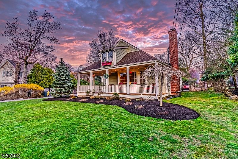 1st image of 576 Mountain Ave