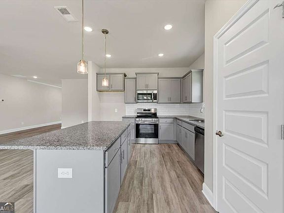 4th image of 321 Angela Ave #3