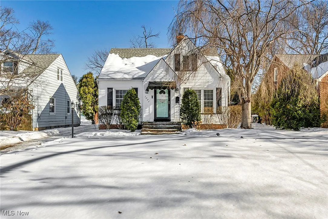 1771 Lyndhurst Rd photo 1