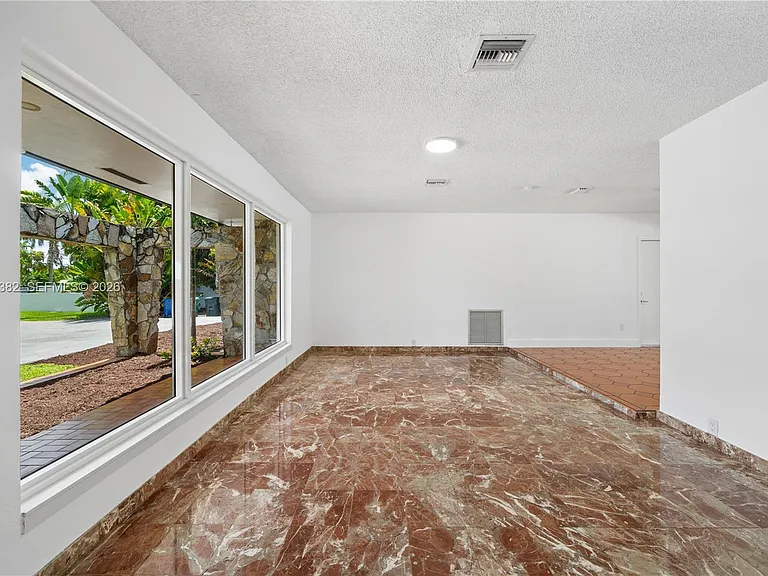 220 NW 130th Ave — Photo 17