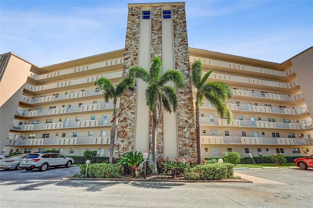 2 bed, 2.0 bath, 1008 sqft, $1,675 — Photo 1