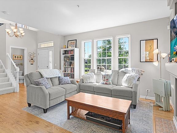 3rd image of 2637 N Greenwood Ave #2637