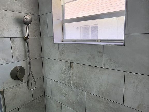 3rd image of 1523-1525 NW 8th Avenue