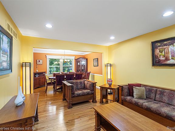5th image of 41101 Croydon Ct