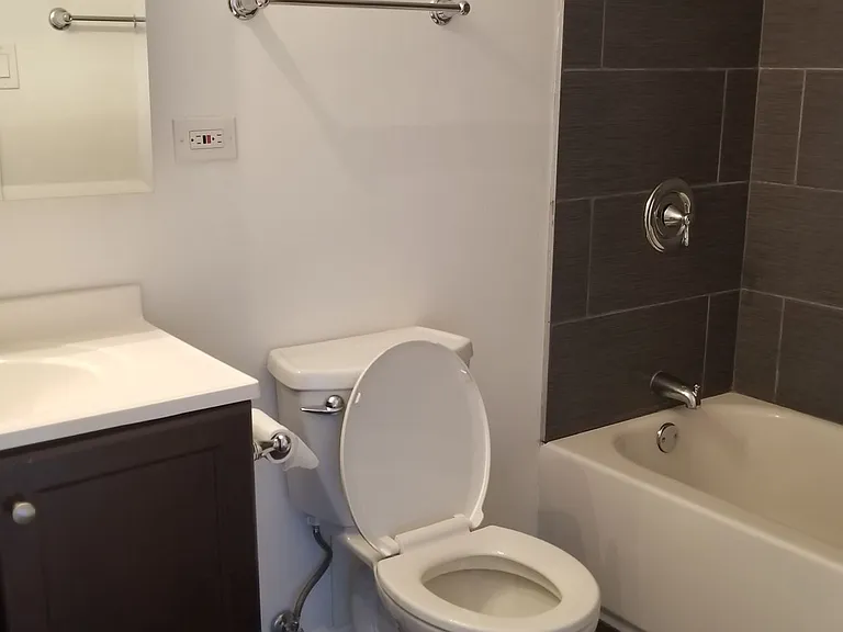 4180 Marine Terrace Apartments — Photo 72