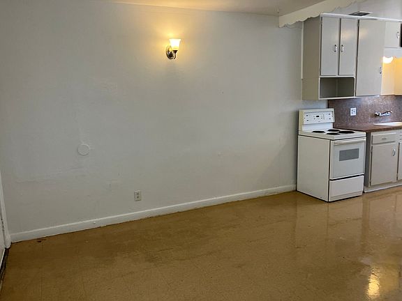 2nd image of 700 E Park St #11