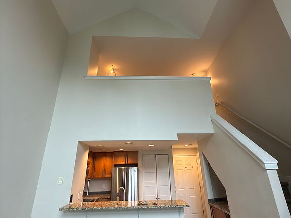 3rd image of 231 Belmont Ave E Unit 406