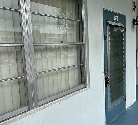 2nd image of 125 Westbury Cir #G